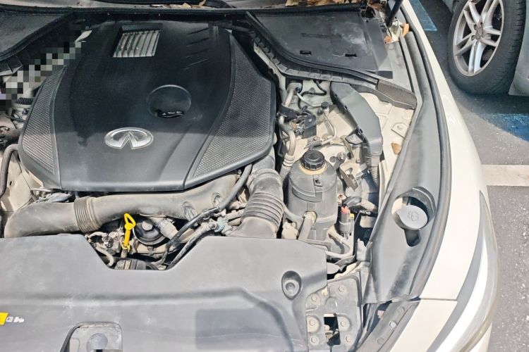 Used Infiniti Q50L 2015 2.0T Enjoyment Edition Engine Bay Left