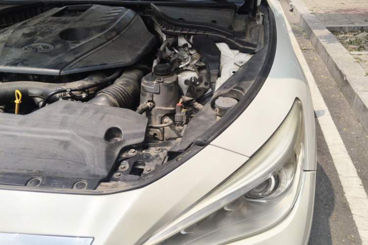 Used Infiniti Q50L 2015 2.0T Comfort Edition Engine Bay Left