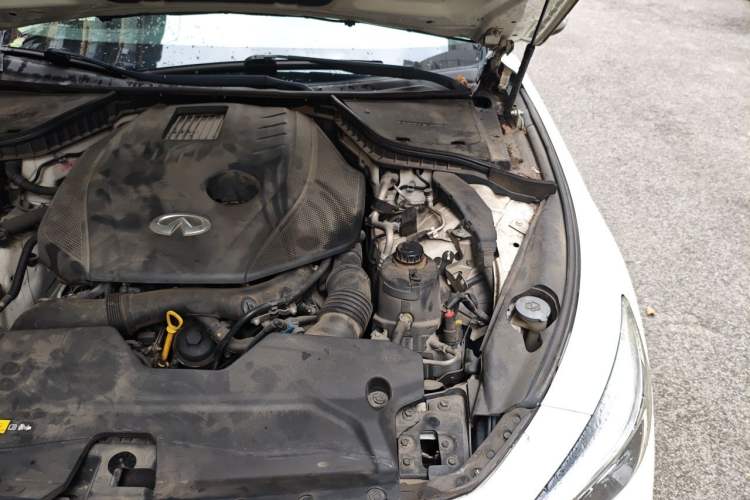 Used Infiniti Q50L 2015 2.0T Enjoyment Edition Engine Bay Left