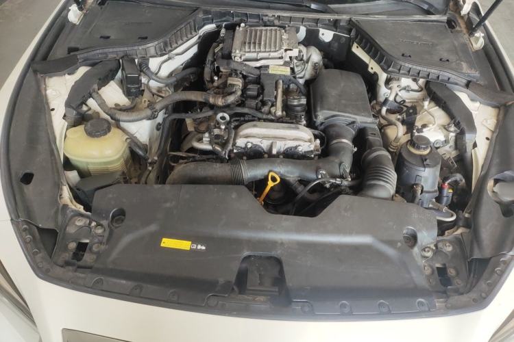 Used Infiniti Q50L 2015 2.0T Enjoyment Edition Engine Bay
