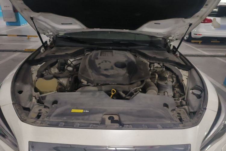 Used Infiniti Q50L 2015 2.0T Enjoyment Edition Engine Bay