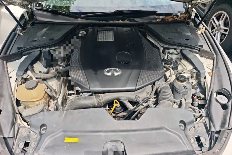 Used Infiniti Q50L 2015 2.0T Enjoyment Edition Engine Bay