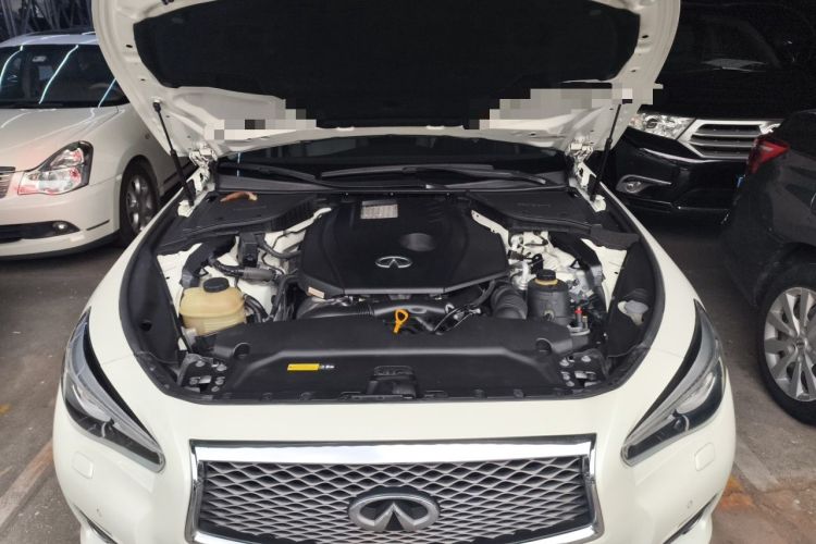 Used Infiniti Q50L 2015 2.0T Enjoyment Edition Engine Bay