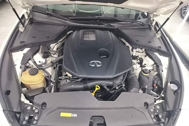 Used Infiniti Q50L 2015 2.0T Comfort Edition Engine Bay