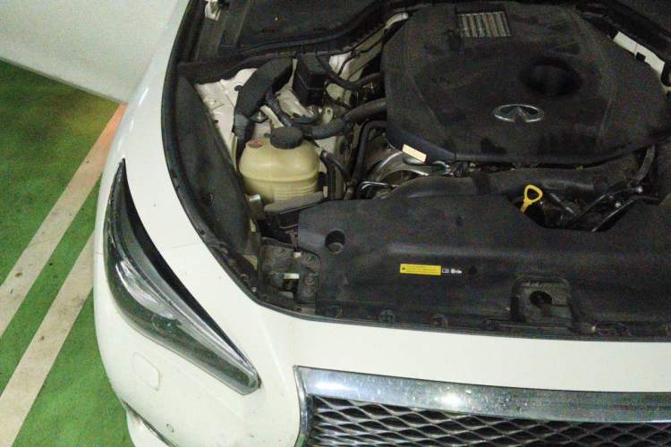 Used Infiniti Q50L 2015 2.0T Enjoyment Edition Engine Bay Right