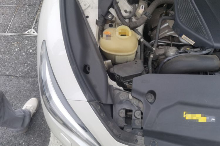 Used Infiniti Q50L 2015 2.0T Enjoyment Edition Engine Bay Right
