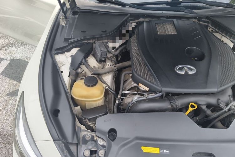 Used Infiniti Q50L 2015 2.0T Enjoyment Edition Engine Bay Right