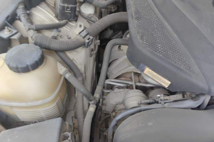 Used Infiniti Q50L 2015 2.0T Enjoyment Edition Engine Bay Right