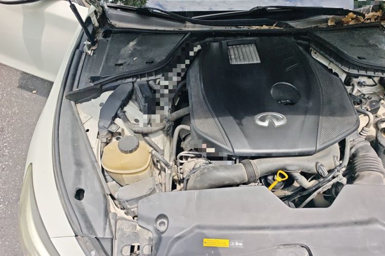 Used Infiniti Q50L 2015 2.0T Enjoyment Edition Engine Bay Right