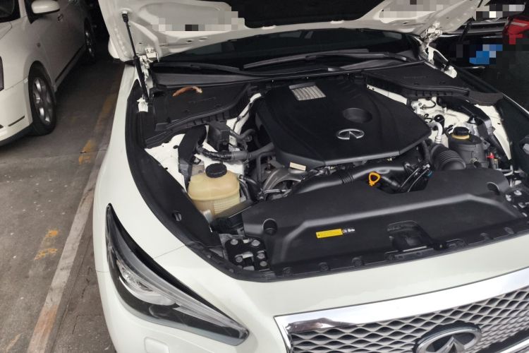 Used Infiniti Q50L 2015 2.0T Enjoyment Edition Engine Bay Right