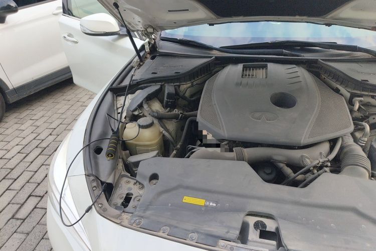 Used Infiniti Q50L 2015 2.0T Comfort Edition Engine Bay Right