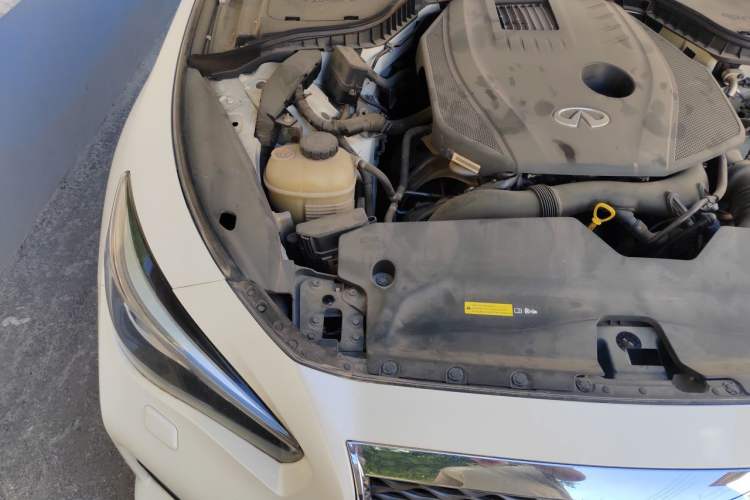 Used Infiniti Q50L 2015 2.0T Sport Edition Engine Bay Right