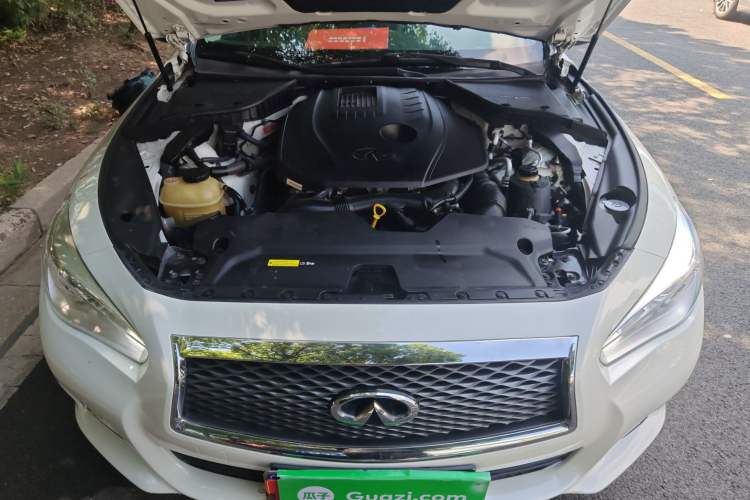 Used Infiniti Q50L 2015 2.0T Comfort Edition Engine Bay