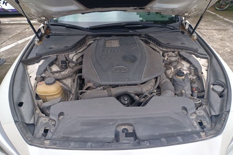 Used Infiniti Q50L 2015 2.0T Enjoyment Edition Engine Bay