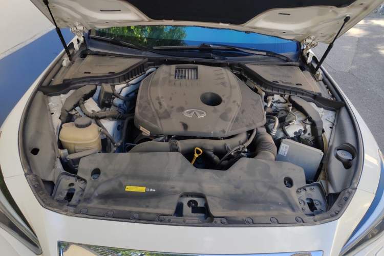 Used Infiniti Q50L 2015 2.0T Sport Edition Engine Bay