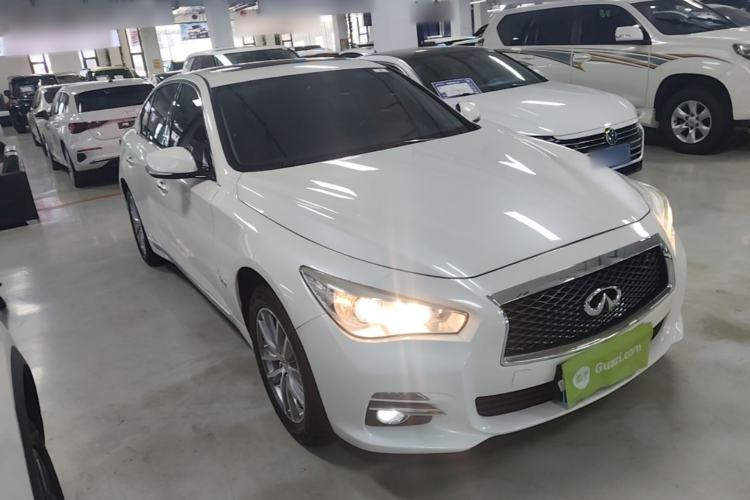 Used Infiniti Q50L 2015 2.0T Comfort Edition Front Right 45 Deg