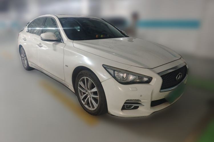 Used Infiniti Q50L 2015 2.0T Enjoyment Edition Front Right 45 Deg