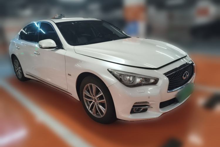 Used Infiniti Q50L 2015 2.0T Enjoyment Edition Front Right 45 Deg