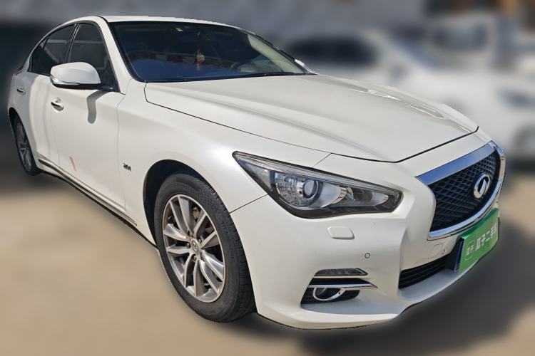 Used Infiniti Q50L 2015 2.0T Enjoyment Edition Front Right 45 Deg