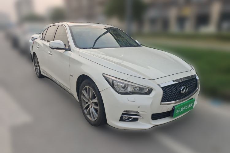 Used Infiniti Q50L 2015 2.0T Luxury Edition Front Right 45 Deg