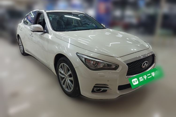 Used Infiniti Q50L 2015 2.0T Luxury Edition Front Right 45 Deg