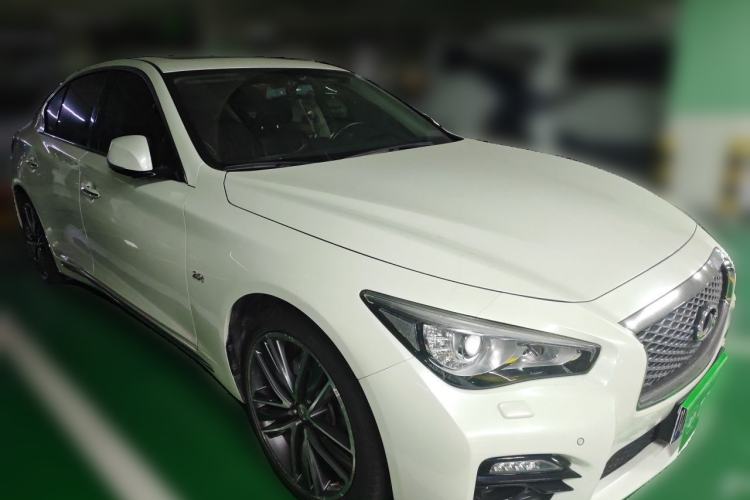 Used Infiniti Q50L 2015 2.0T Sport Edition Front Right 45 Deg