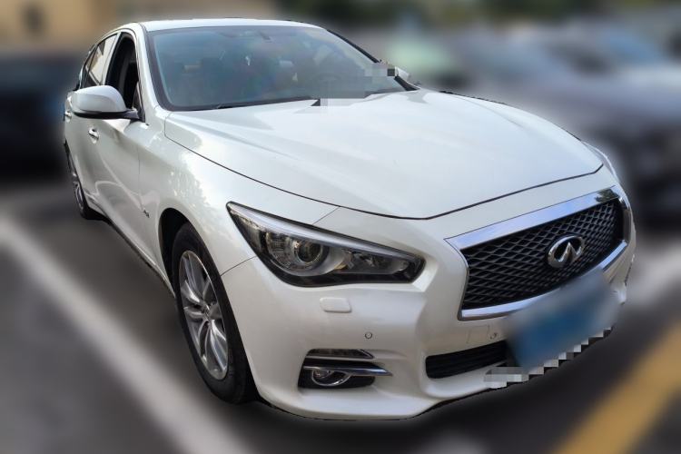 Used Infiniti Q50L 2015 2.0T Enjoyment Edition Front Right 45 Deg