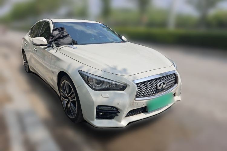 Used Infiniti Q50L 2015 2.0T Sport Edition Front Right 45 Deg
