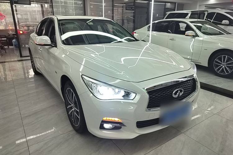 Used Infiniti Q50L 2015 2.0T Comfort Edition Front Right 45 Deg