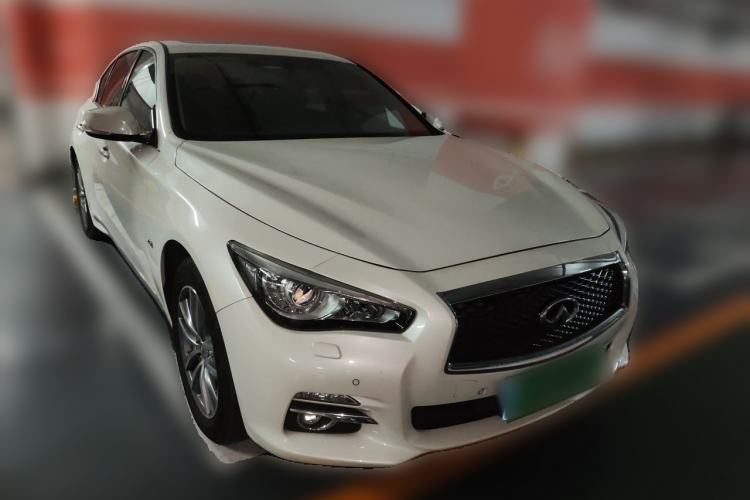 Used Infiniti Q50L 2015 2.0T Enjoyment Edition Front Right 45 Deg