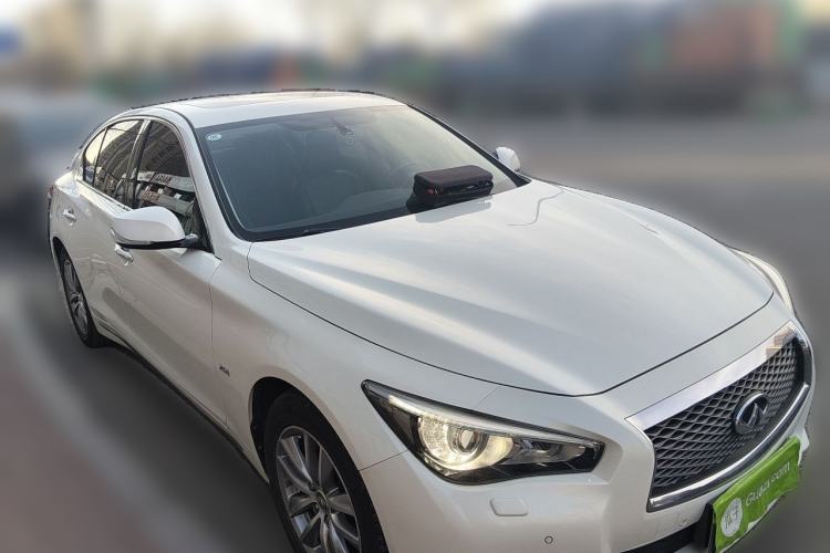 Used Infiniti Q50L 2015 2.0T Enjoyment Edition Front Right 45 Deg