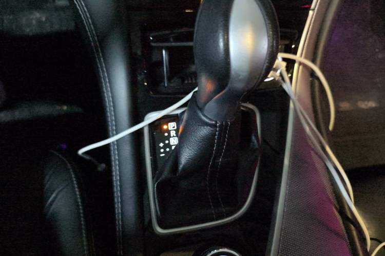 Used Infiniti Q50L 2015 2.0T Enjoyment Edition Gear Lever