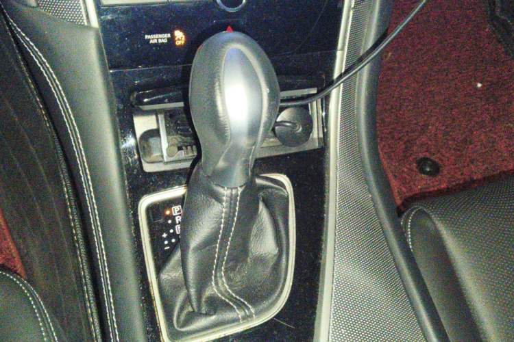 Used Infiniti Q50L 2015 2.0T Enjoyment Edition Gear Lever