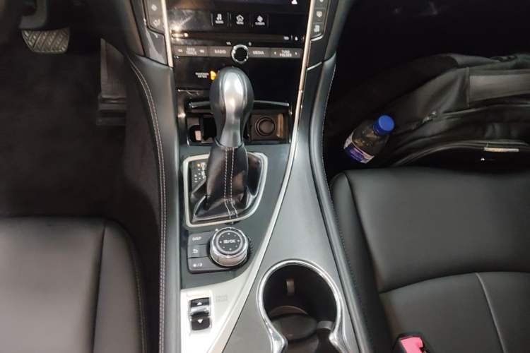 Used Infiniti Q50L 2015 2.0T Comfort Edition Gear Lever