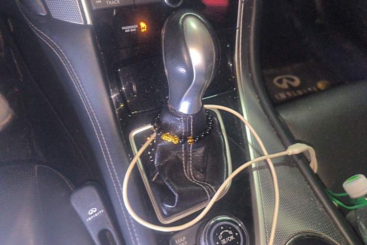 Used Infiniti Q50L 2015 2.0T Enjoyment Edition Gear Lever