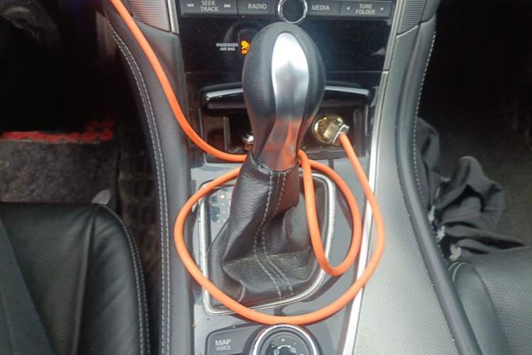 Used Infiniti Q50L 2015 2.0T Enjoyment Edition Gear Lever