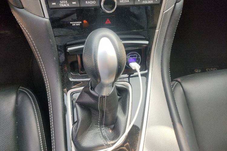 Used Infiniti Q50L 2015 2.0T Enjoyment Edition Gear Lever