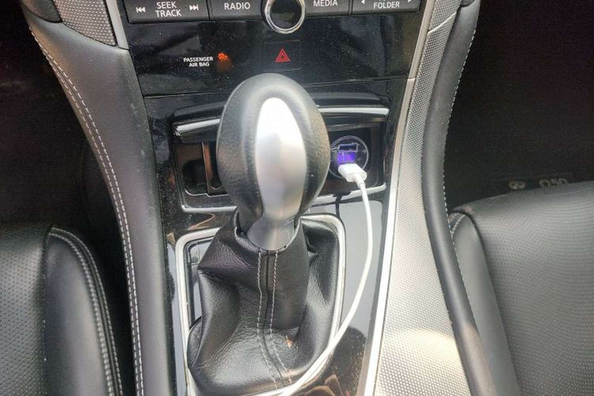 Used Infiniti Q50L 2015 2.0T Enjoyment Edition Gear Lever