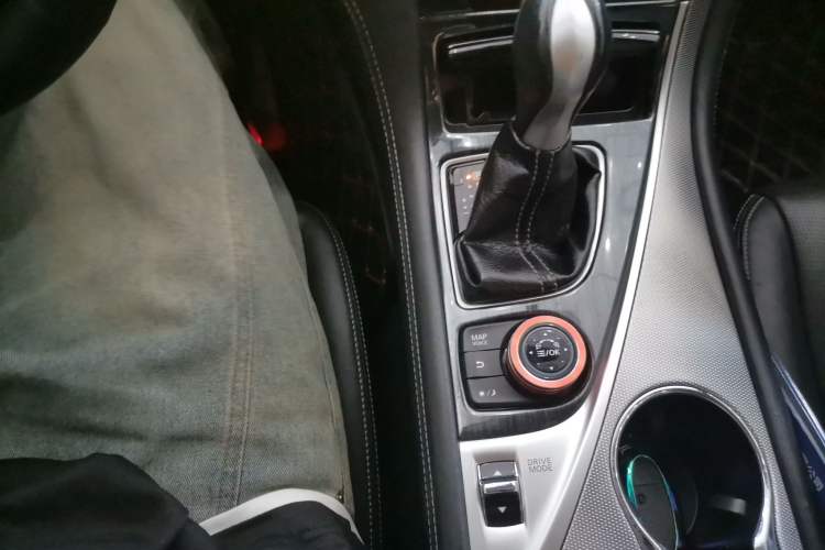 Used Infiniti Q50L 2015 2.0T Enjoyment Edition Gear Lever