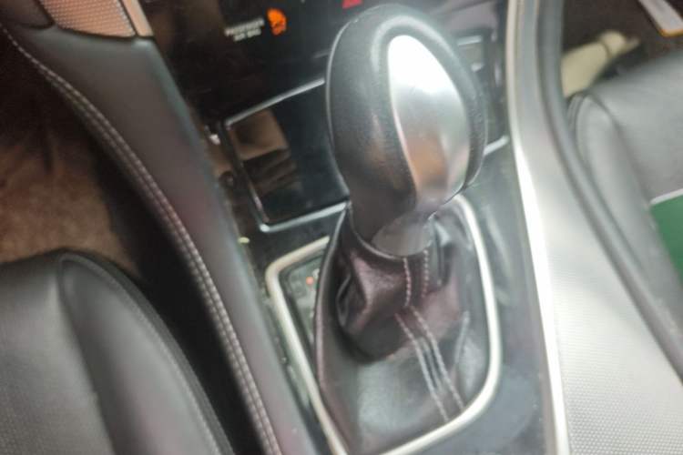 Used Infiniti Q50L 2015 2.0T Enjoyment Edition Gear Lever