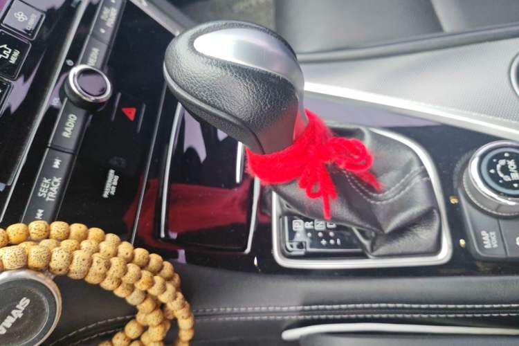 Used Infiniti Q50L 2015 2.0T Enjoyment Edition Gear Lever