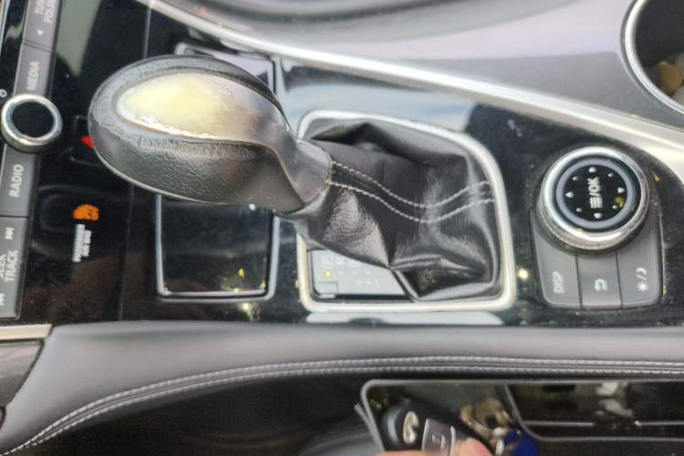 Used Infiniti Q50L 2015 2.0T Comfort Edition Gear Lever