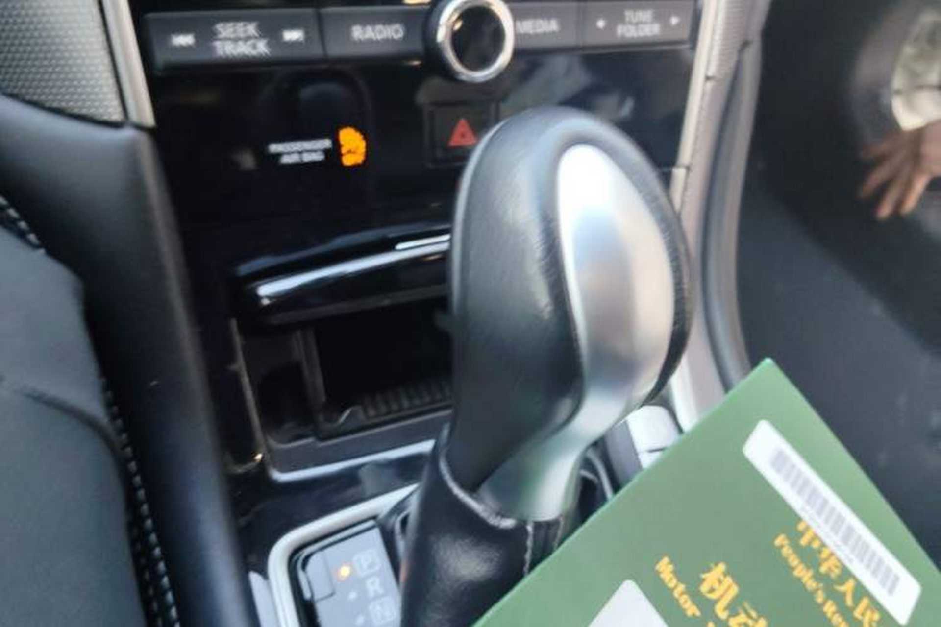Used Infiniti Q50L 2015 2.0T Enjoyment Edition Gear Lever