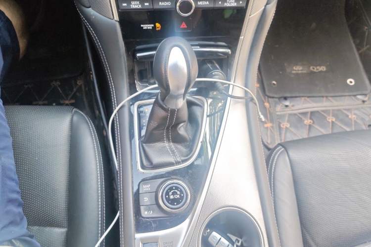 Used Infiniti Q50L 2015 2.0T Enjoyment Edition Gear Lever