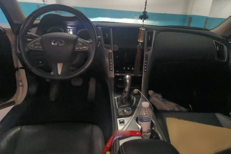 Used Infiniti Q50L 2015 2.0T Enjoyment Edition Interior 2
