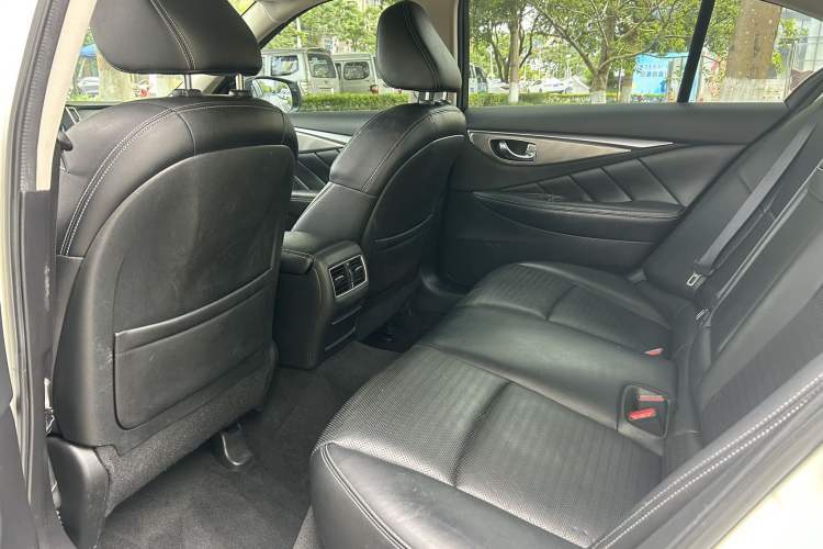 Used Infiniti Q50L 2015 2.0T Sport Edition Interior 2