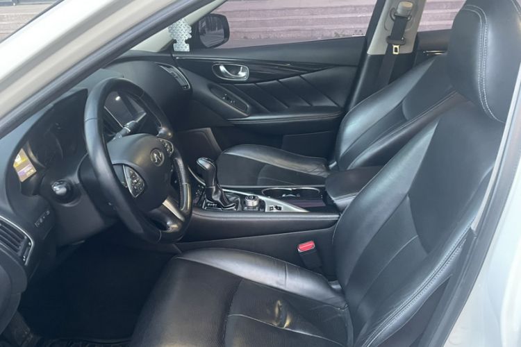 Used Infiniti Q50L 2015 2.0T Enjoyment Edition Interior 3