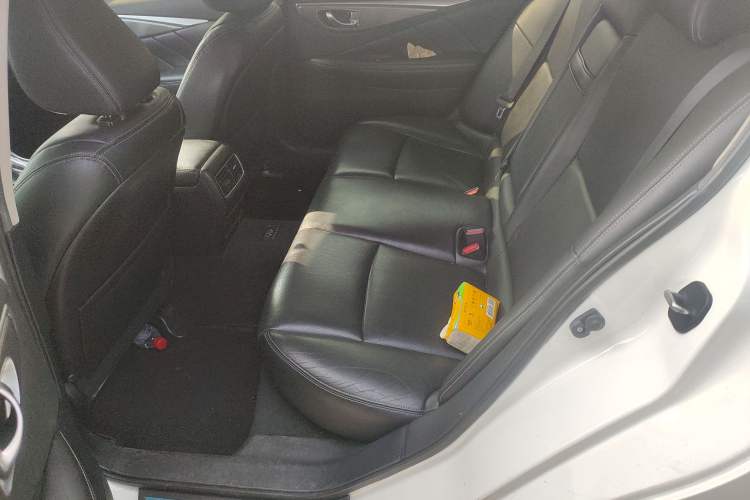 Used Infiniti Q50L 2015 2.0T Enjoyment Edition Interior 4