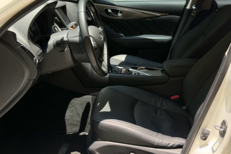 Used Infiniti Q50L 2015 2.0T Enjoyment Edition Interior 5