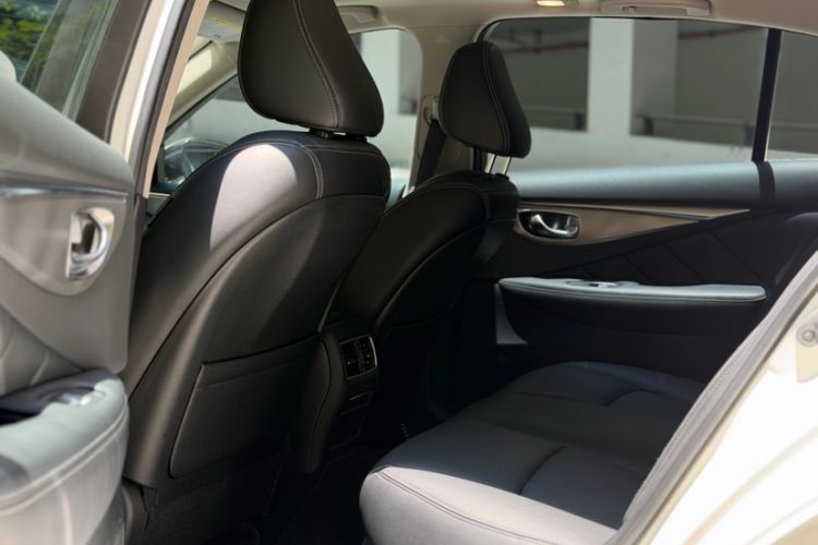 Used Infiniti Q50L 2015 2.0T Enjoyment Edition Interior 7